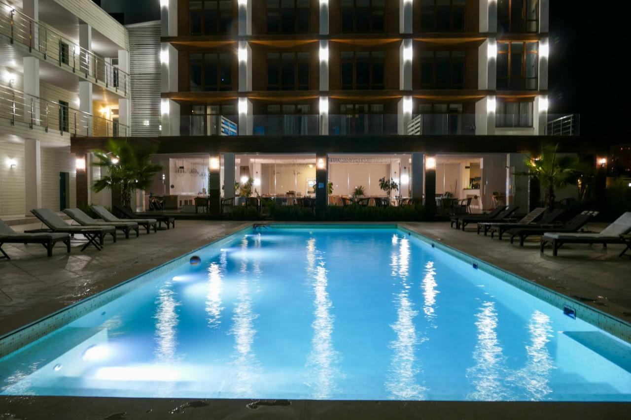Aquamarine Family Club Hotel Гагра Екстериор снимка