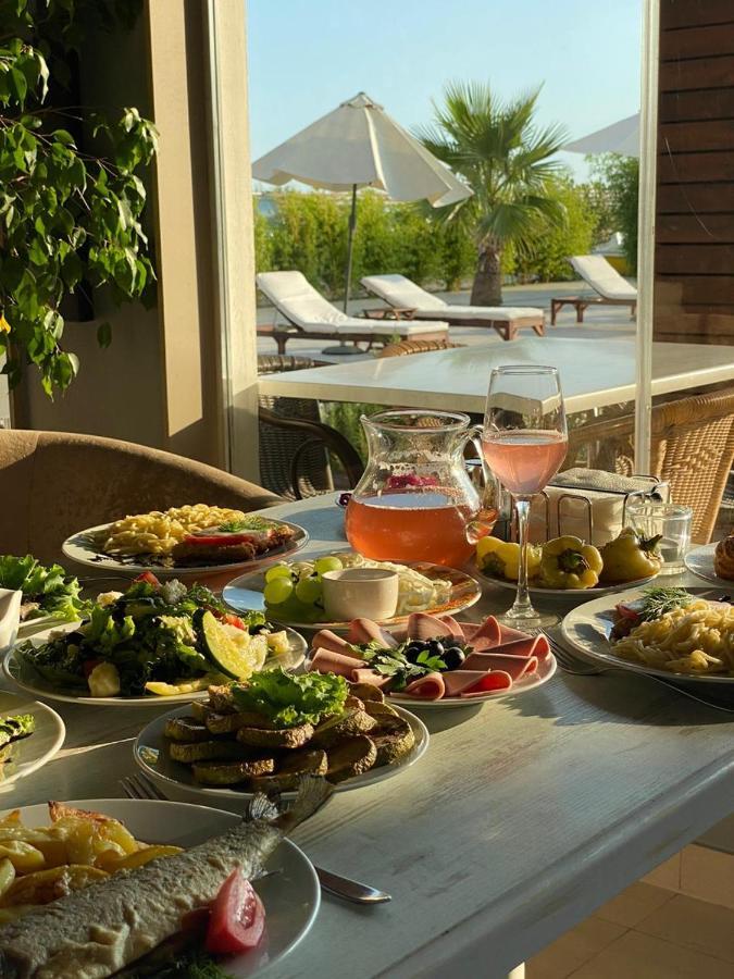 Aquamarine Family Club Hotel Гагра Екстериор снимка