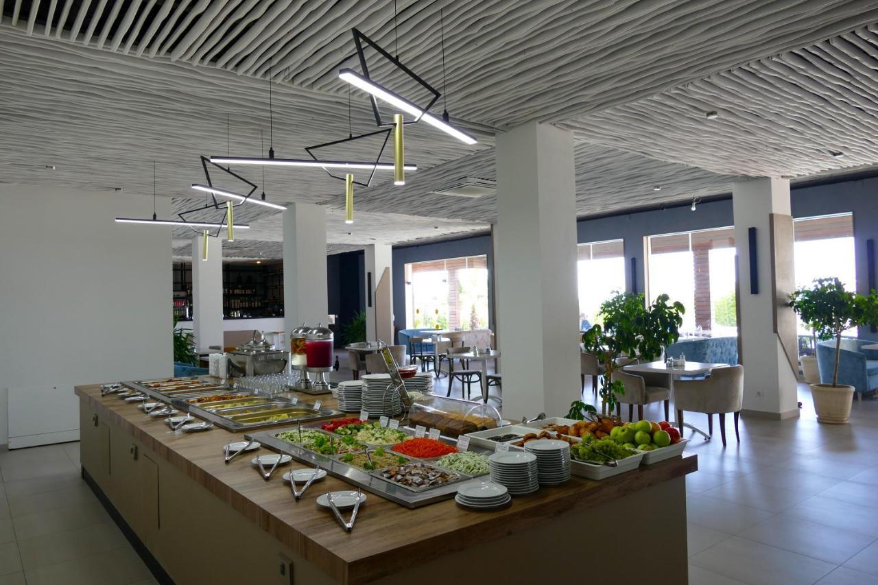 Aquamarine Family Club Hotel Гагра Екстериор снимка