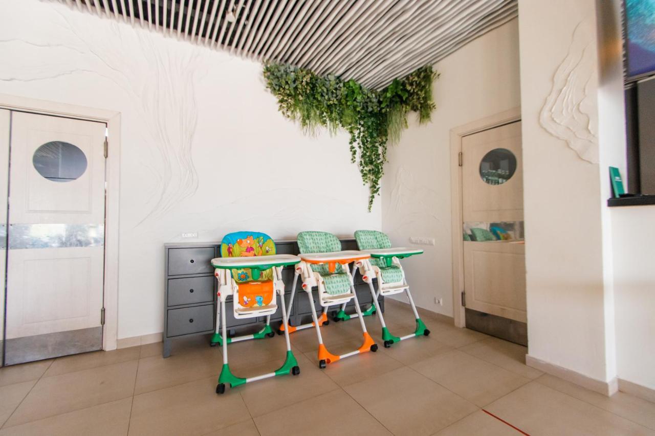 Aquamarine Family Club Hotel Гагра Екстериор снимка