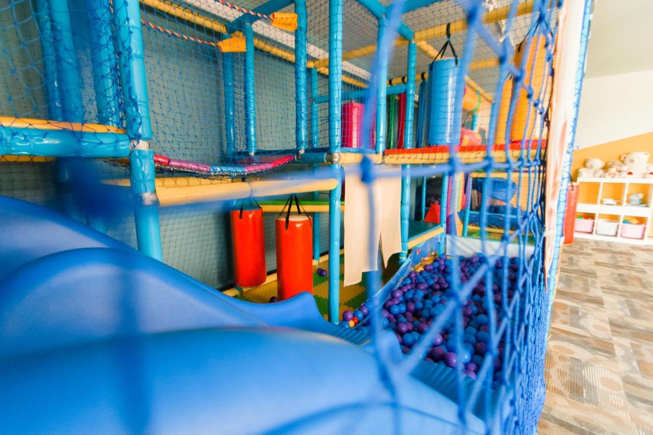 Aquamarine Family Club Hotel Гагра Екстериор снимка