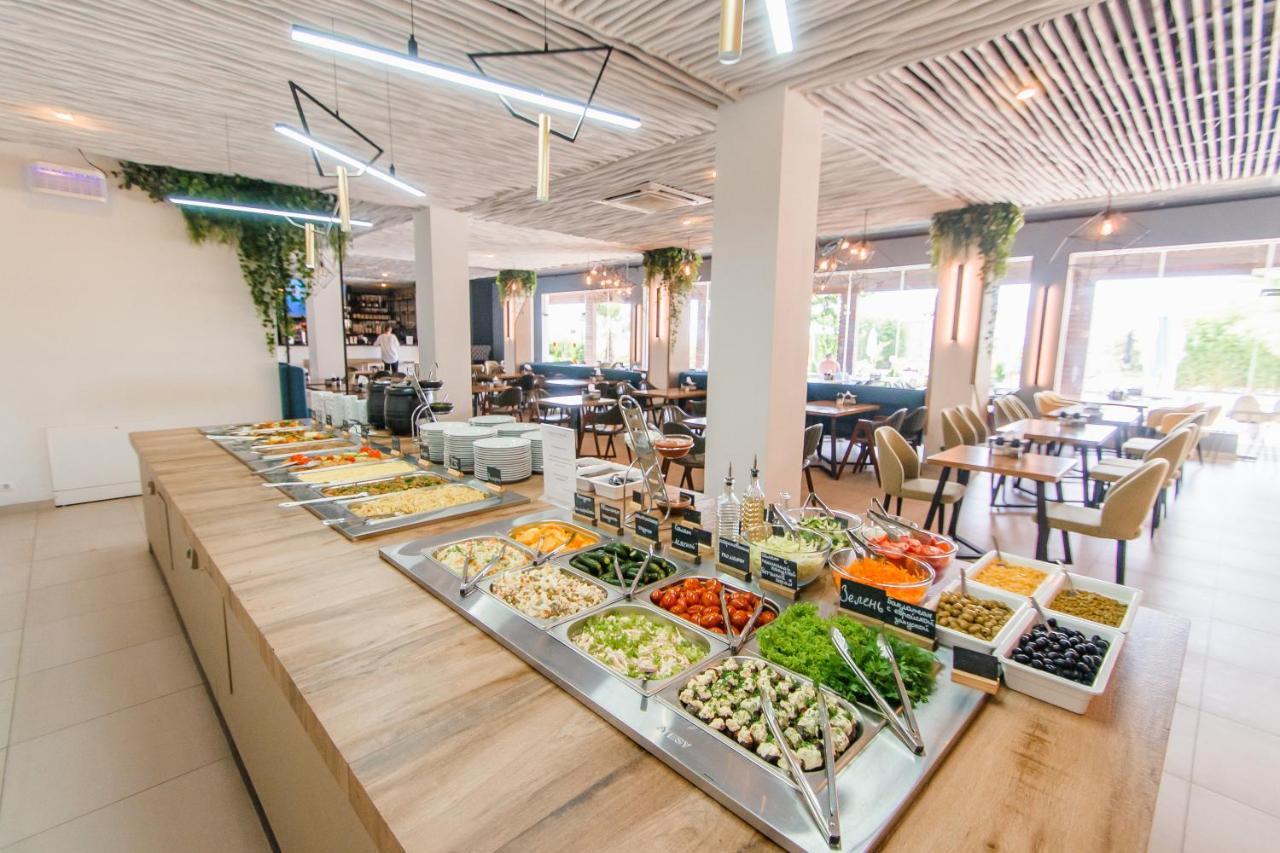 Aquamarine Family Club Hotel Гагра Екстериор снимка