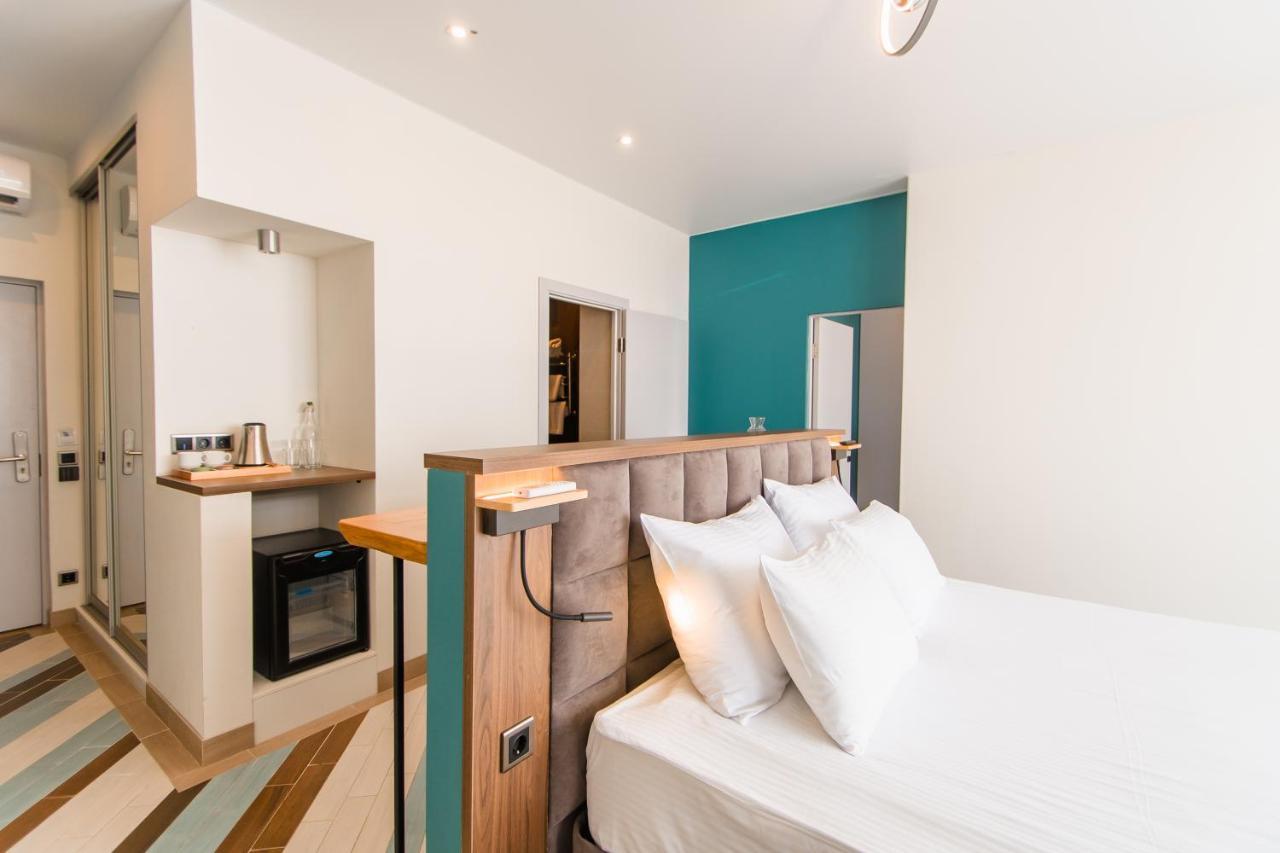 Aquamarine Family Club Hotel Гагра Стая снимка