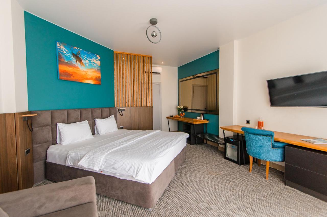 Aquamarine Family Club Hotel Гагра Стая снимка
