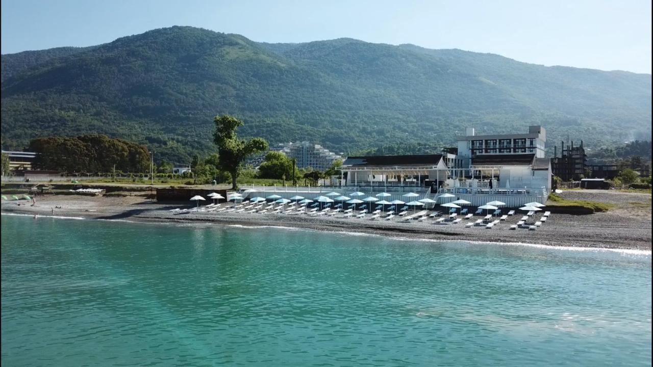 Aquamarine Family Club Hotel Гагра Екстериор снимка