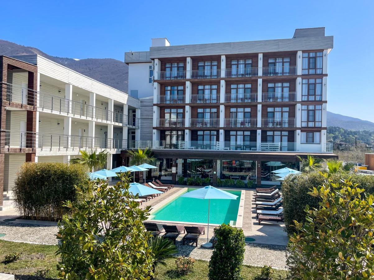 Aquamarine Family Club Hotel Гагра Екстериор снимка